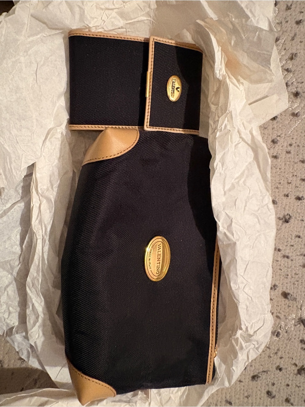 Mario Valentino cosmetic case and matching nb and pen